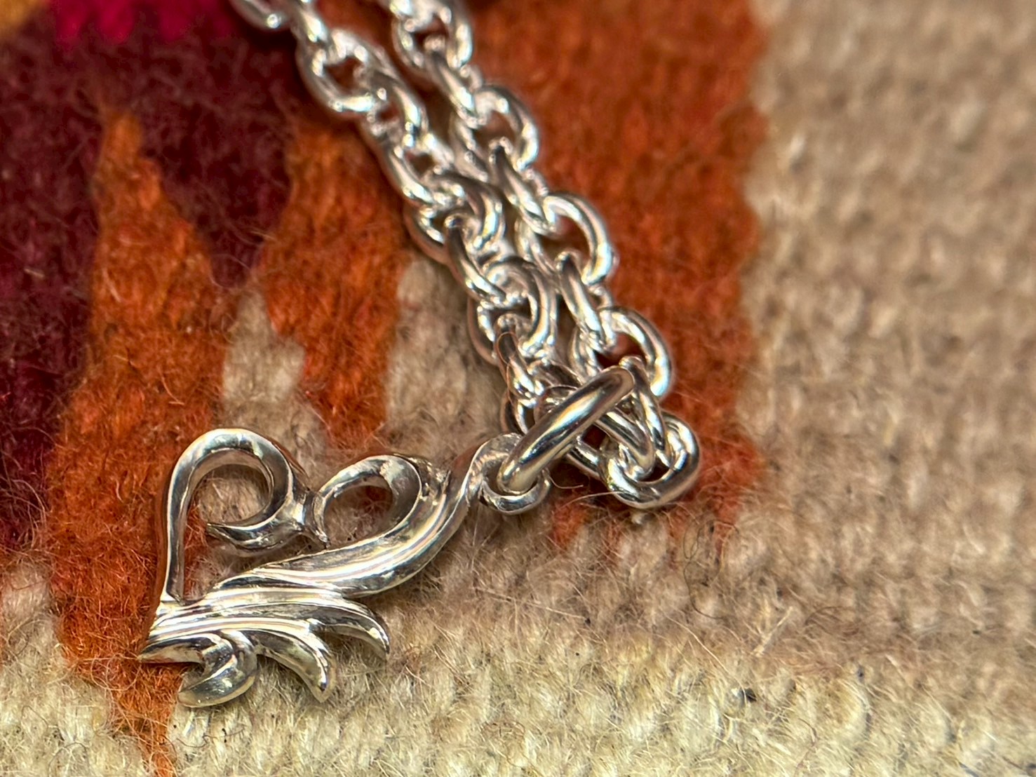 フローイングレリーフアラベスクハート